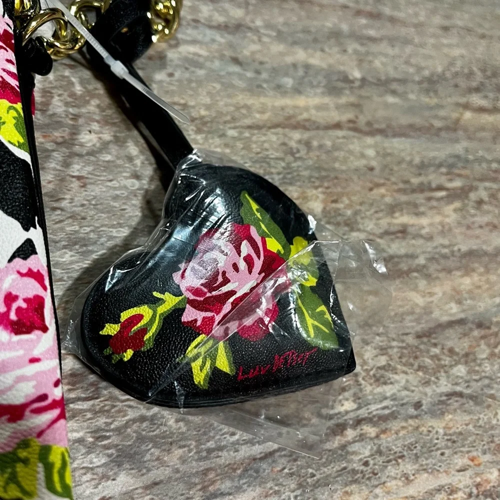 NWT Luv by Betsey Johnson Leo Red LB Double crossbody bag w/ Heart ♥️ keychain - Picture 10 of 16